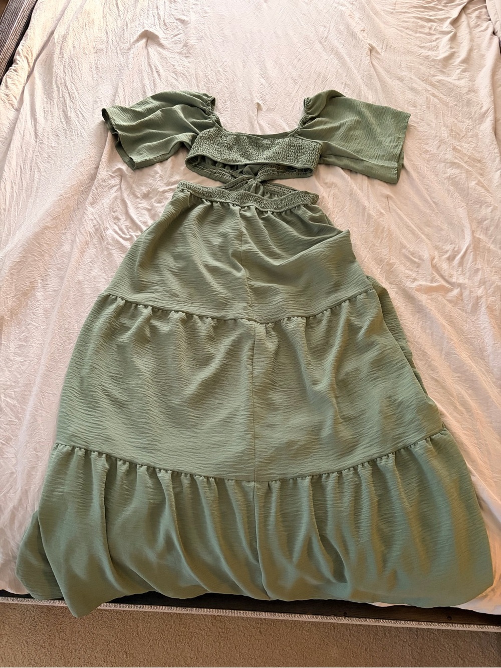 SHEIN Olive Green Tiered Maxi with Puff Sleeves and Cutout Waist - Picture 4 of 4